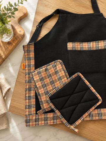 Beige checkered kitchen apron